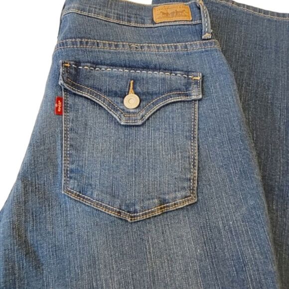 Levi's Perfectly Slimming Boot Cut Faded Denim Jeans Size S/C NWOT - Picture 4 of 7